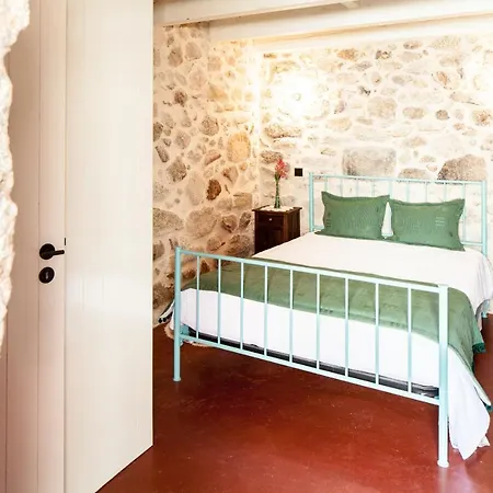 Alloggio per agriturismo Tracos D'outrora *